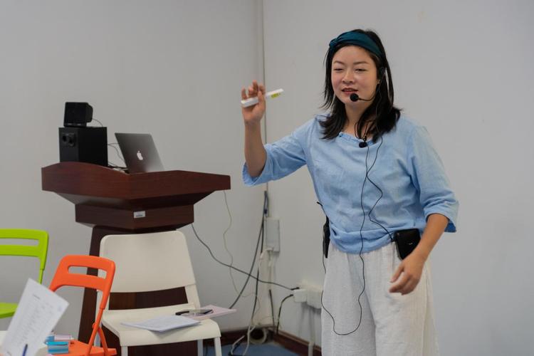 学校开展计算机培训活动,我校举办学生高级领导力专题培训活动